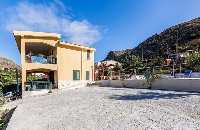 Apartment in Sicily with Pool and Terrace
