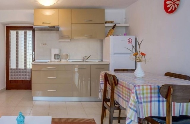Apartment in Stivan with Terrace, Air condition, WIFI (920-2)