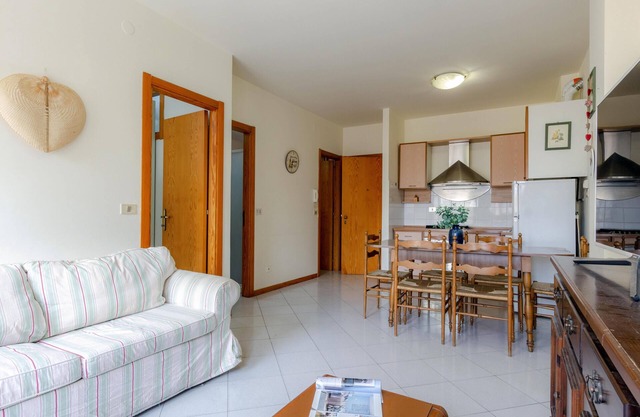 APARTMENT IN THE CENTER TWO STEPS FROM THE SEA