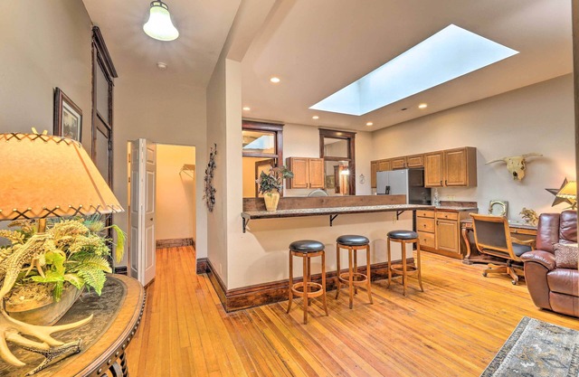 Apartment in the Heart of Yankton - Pets Welcome!