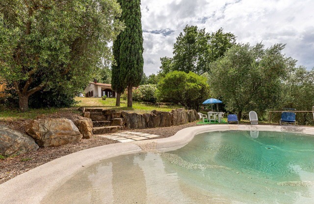 Apartment in villa with A/C, pool, WIFI, TV, terrace, pets allowed, panoramic view, parking