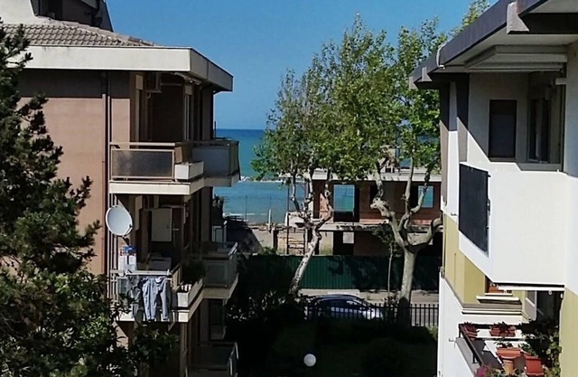 Apartment in Francavilla, sea view, large, modern with climate and parking.