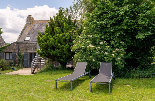 Apartment 'Ker Mané Iroise' with Shared Terrace, Shared Garden and Wi-Fi