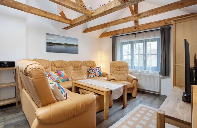 Apartment 'Kornkammer' with Lake View, Private Garden and Wi-Fi
