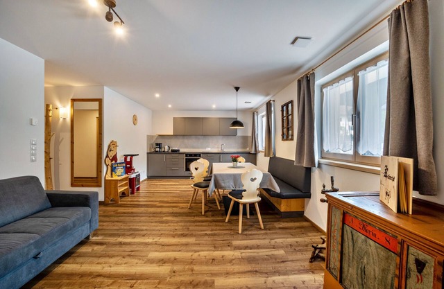 Apartment 'Krämerhof Apt Peitlerkofel' with Mountain View, Shared Garden and Wi-Fi