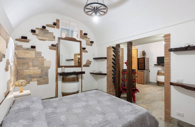 Apartment 'La Cantina Di Alba E Tramonto' with Wi-Fi and Air Conditioning