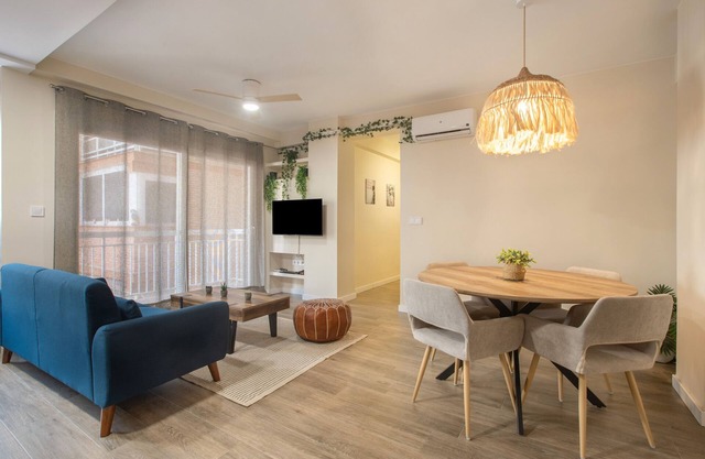 Apartment 'La Mejor Ubicacion Con Parking' with Balcony, Wi-Fi and Air Conditioning