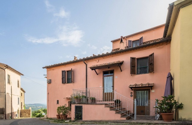 Apartment "La Tana della Volpe" with Mountain View, Private Garden & Wi-Fi