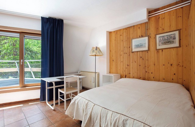 Apartment 'Larice' with Mountain View, Private Terrace and Shared Garden