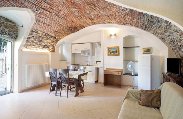 Apartment 'Le Scale, Borgo Dei Pescatori' with Wi-Fi