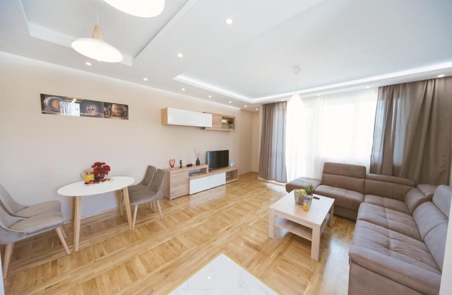 Apartment Luxury Explorer