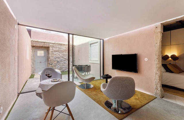 Apartment 'LxFactory Terrace Lisbon Loft' with Terrace & Wi-Fi