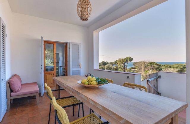 Apartment 'Magnolia P1' with Private Terrace, Wi-Fi and Air Conditioning