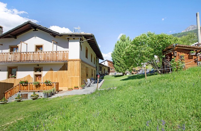 Apartment 'Maison Grange 4' with Mountain View, Shared Garden and Wi-Fi