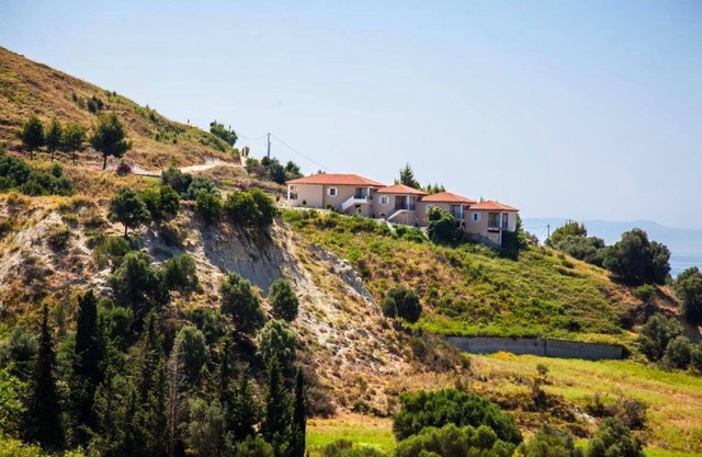 Apartment Maspali Spiros with Sea View, Balcony & Wi-Fi