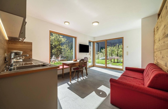 Apartment 'Mayrhof Vergissmeinnicht' with Mountain View, Wi-Fi, Balcony & Garden