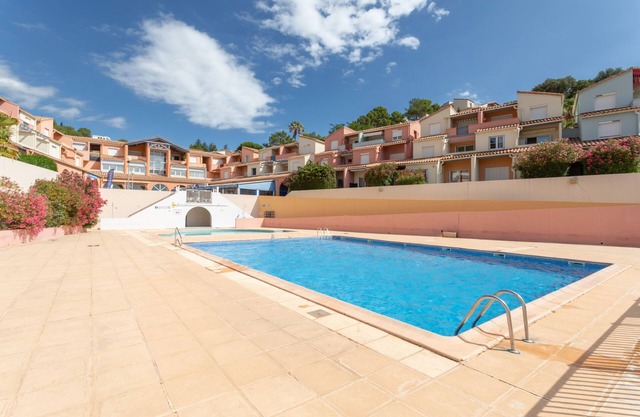 Apartment 'Meu Delit' with Shared Pool, Private Terrace and Private Garden