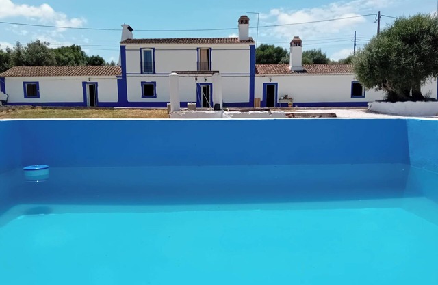 Apartment 'Monte Da Broa' with Mountain View, Private Pool and Wi-Fi