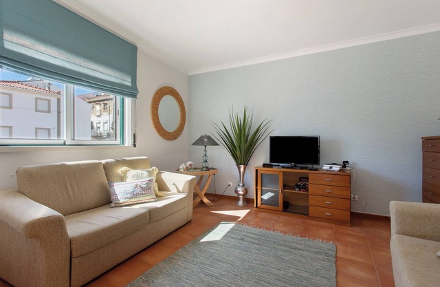 Apartment 'Nazaré Mar 2' with Balcony and Wi-Fi