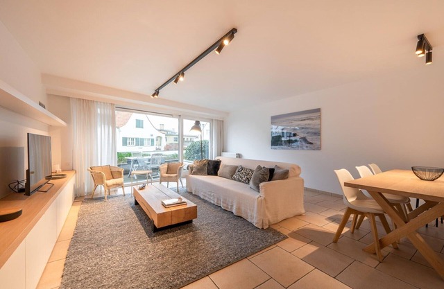 Apartment near Albert Beach with Terrace