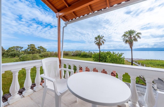 Apartment 'Neptune' with Sea View, Shared Terrace and Wi-Fi