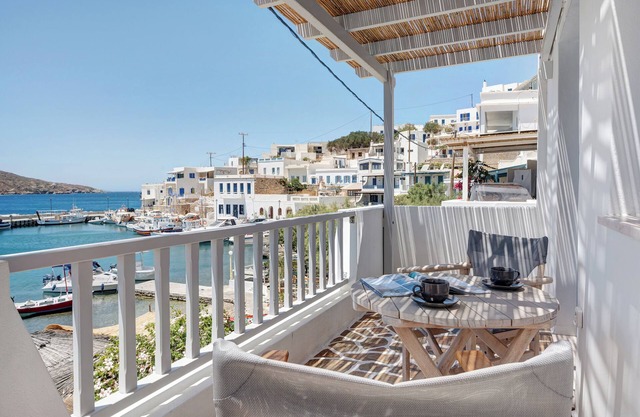 Apartment 'Nicolas House 4' with Sea View, Wi-Fi and Air Conditioning