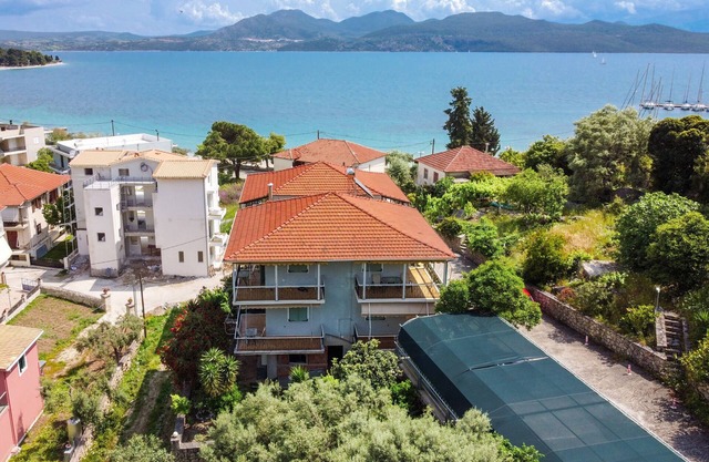 Apartment "Nikoleta A" with sea view, garden & WLAN
