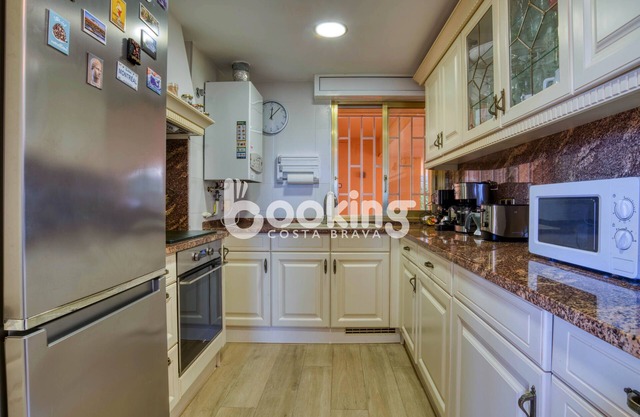 APARTMENT ON THE BAY OF S'AGARÓ WITH POOL AND PARKING IN PRESTIGIOUS AREA