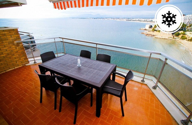 Apartment on the seafront with parking