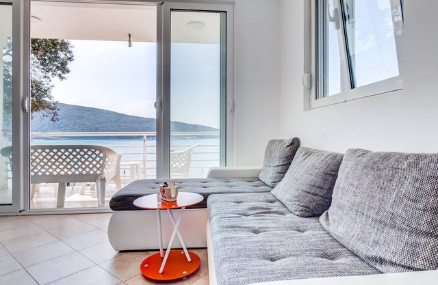 Apartment on the Seashore