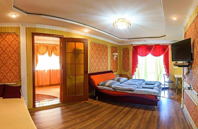Apartment on Ushakova Street 51