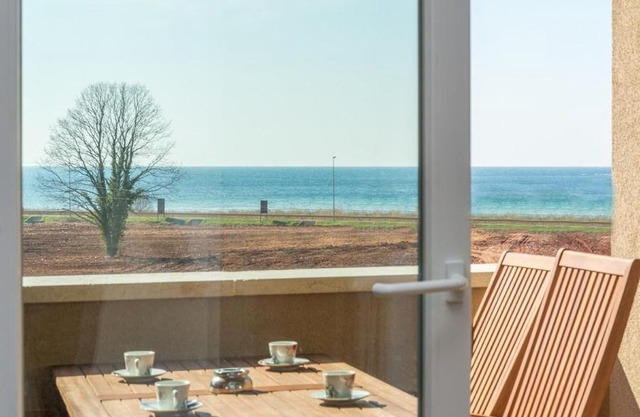 Apartment Paradiso with Sea View