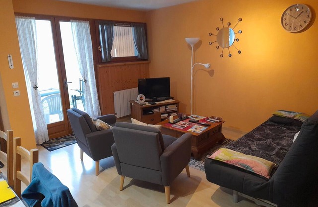 Apartment 'Plein Ciel' with Mountain View, Private Terrace and Shared Garden