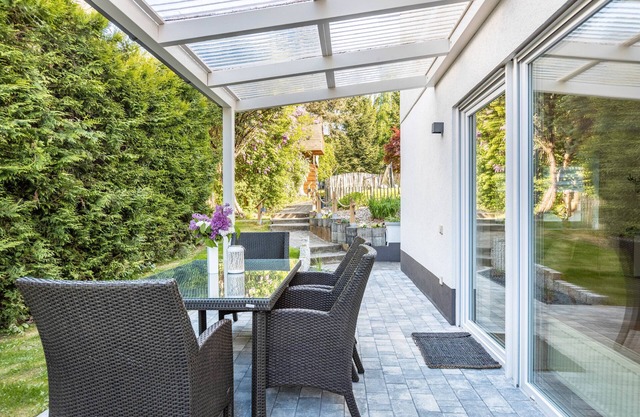 Apartment 'Reinbold' with Private Terrace, Private Garden and Wi-Fi