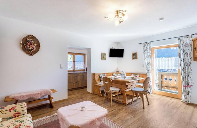 Apartment 'Rosenquarz' Near the Ski Lift with Mountain View, Wi-Fi & Balcony