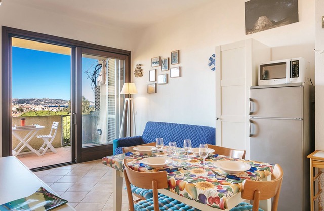 Apartment 'Splendido Bilocale Con Vista Mare 9' with Sea View, Private Terrace and Air Conditioning