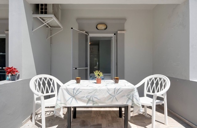 Apartment 'Studio 4' with Mountain View, Wi-Fi and Air Conditioning