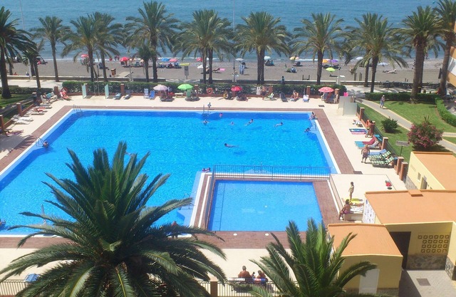 APARTMENT STUDIO IN FRONTLINE BEACH, SEA VIEWS, POOL, TENNIS