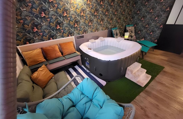 Apartment 'The Chill Place' with Wi-Fi and Air Conditioning