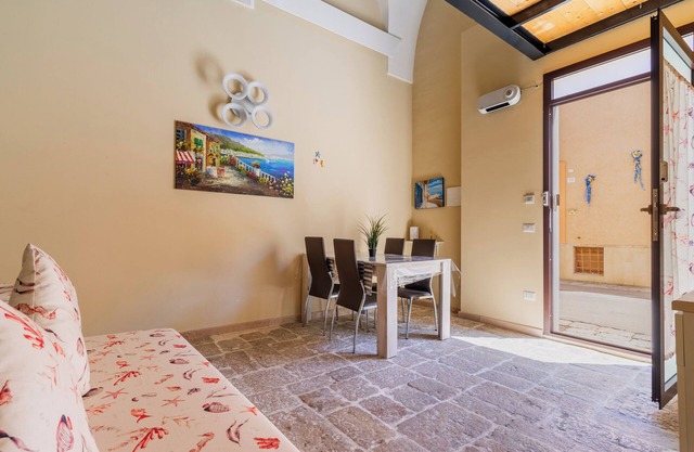 Apartment 'Tittì' with Wi-Fi and Air Conditioning