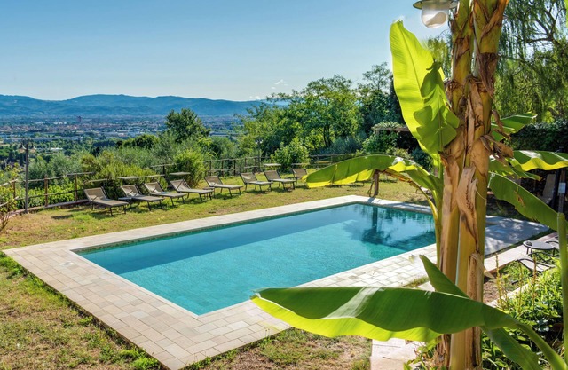 Apartment 'Tramontana' with Shared Pool, Wi-Fi and Air Conditioning