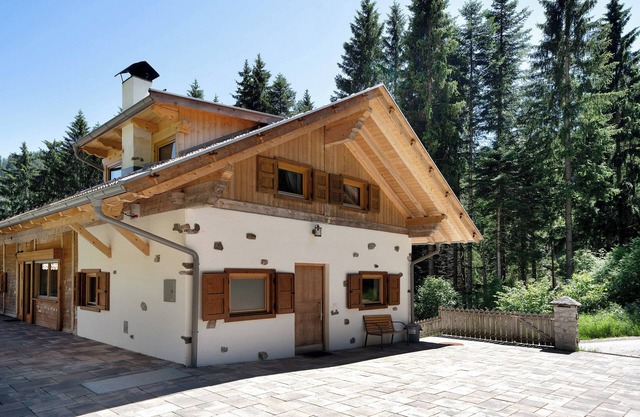 Apartment "Unterurbanhof Die Zwei" with mountain view, terrace with garden and sauna.