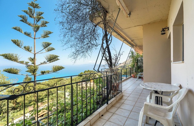 Apartment 'Vangelis Studio 1' with Sea View, Terrace & Wi-Fi
