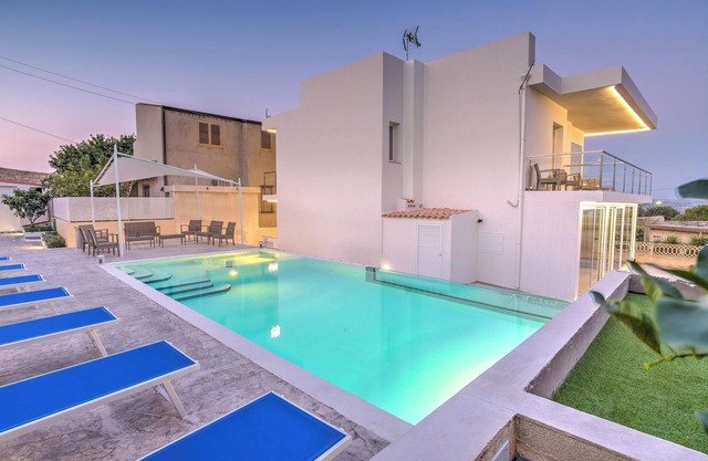 Apartment "Villa Vani - Appartamento 1" with Sea View, Pool, Terrace & Wi-Fi