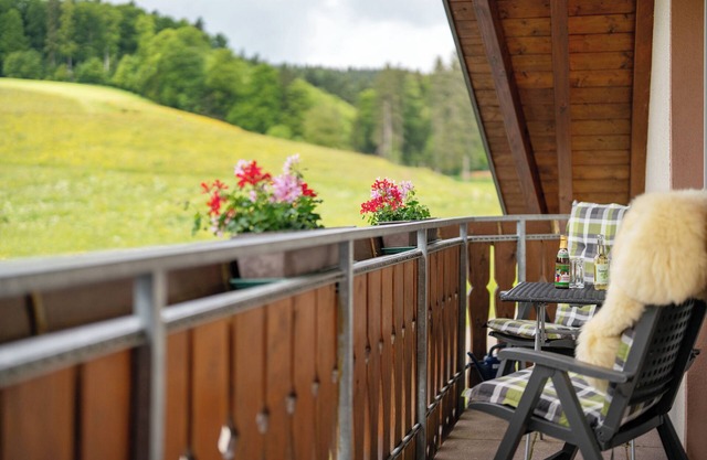 Apartment 'Vogelsang' with Shared Garden, Balcony and Wi-Fi