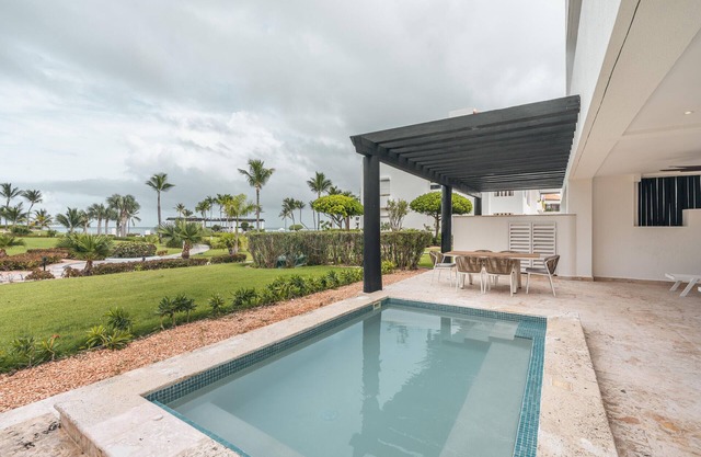 Apartment w/pool/ocean view at Punta Palmera BA5