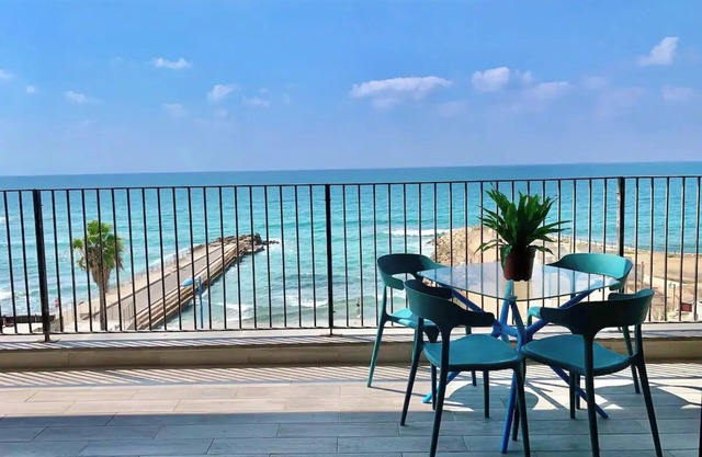 Apartment with a view of the sea 3 Bedrooms And free parking