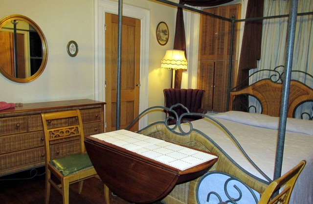 Apartment with Kitchenette and private Bath