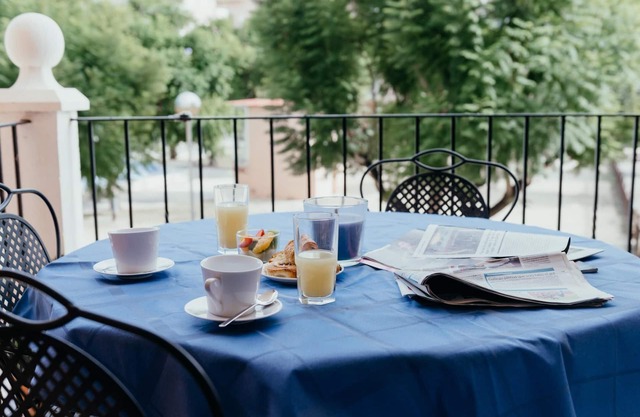 Apartment with pool near beach and train at 45min BCN