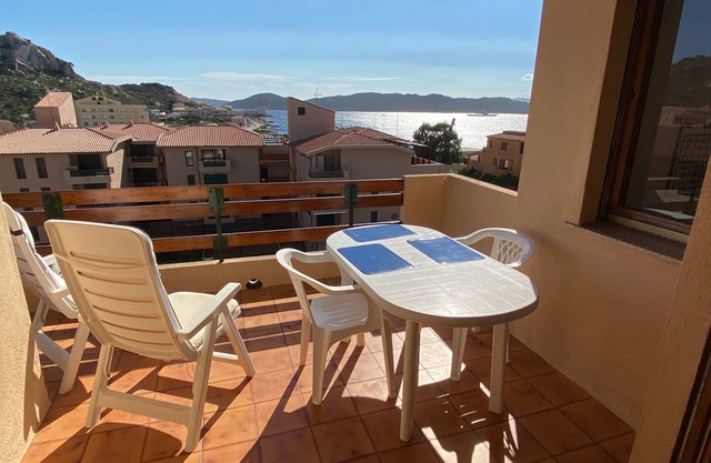 Apartment with private swimming pool, La Maddalena